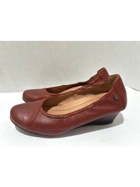 Nurture brown leather slip-on wedge Womens confrontable walking  shoes size 8